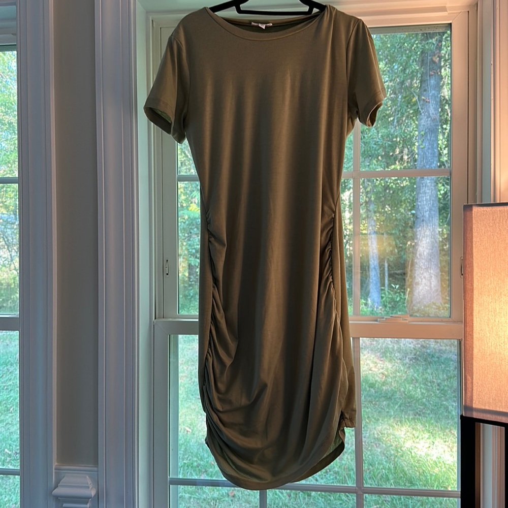 Green bodycon dress